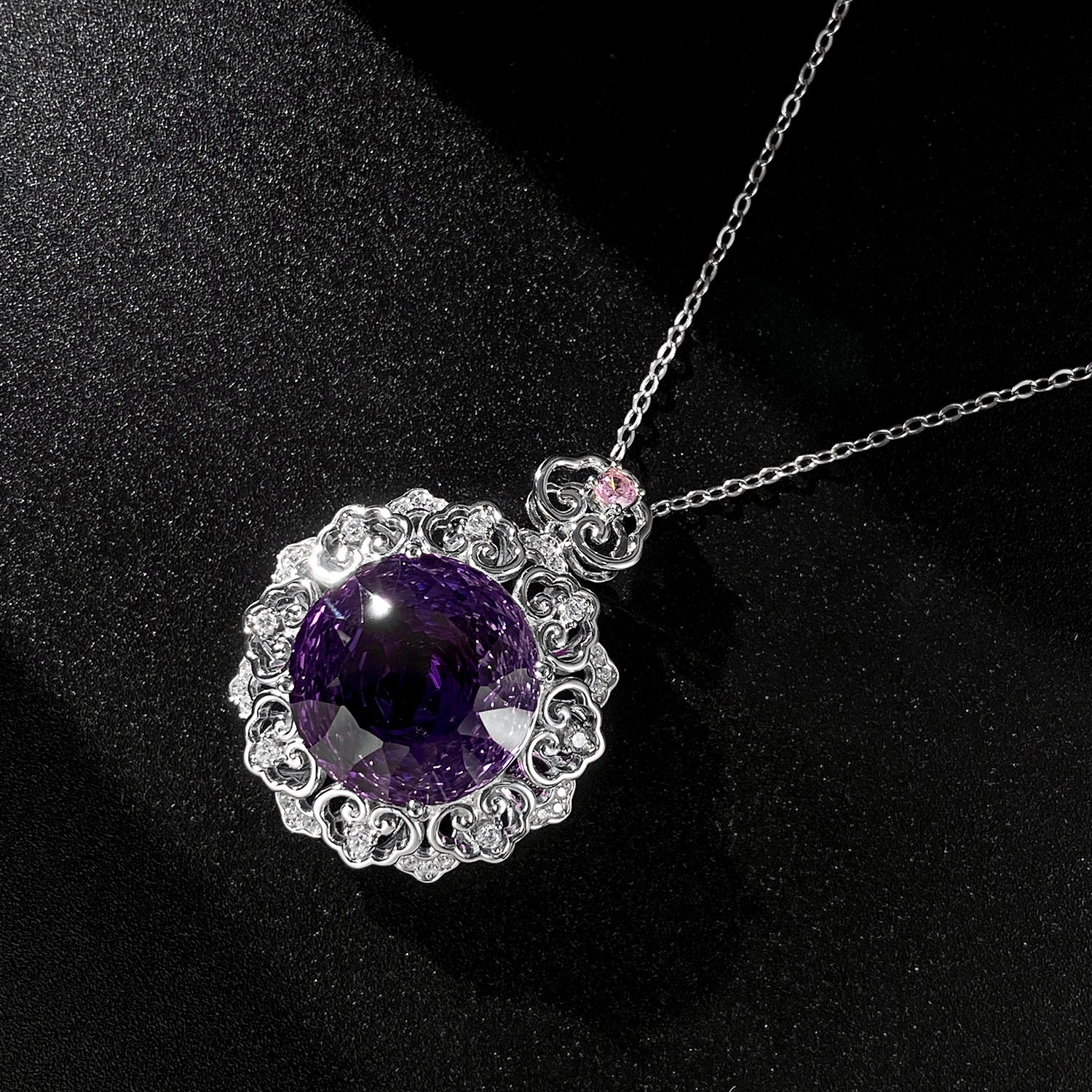 Viola Amethyst Sweater Necklace — amethyst stone detail, House of Ugarit