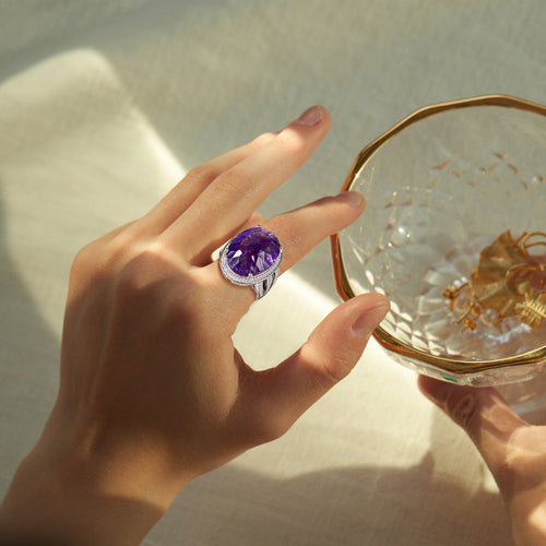 Amara Amethyst Statement Ring detail — amethyst centre stone close-up, House of Ugarit